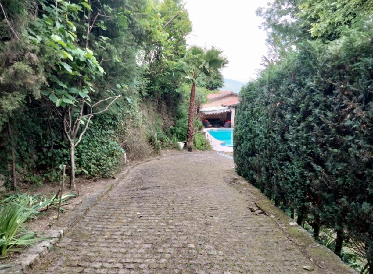 Pool House Au Coeur Du Geres A Rio Caldo Villa ภายนอก รูปภาพ